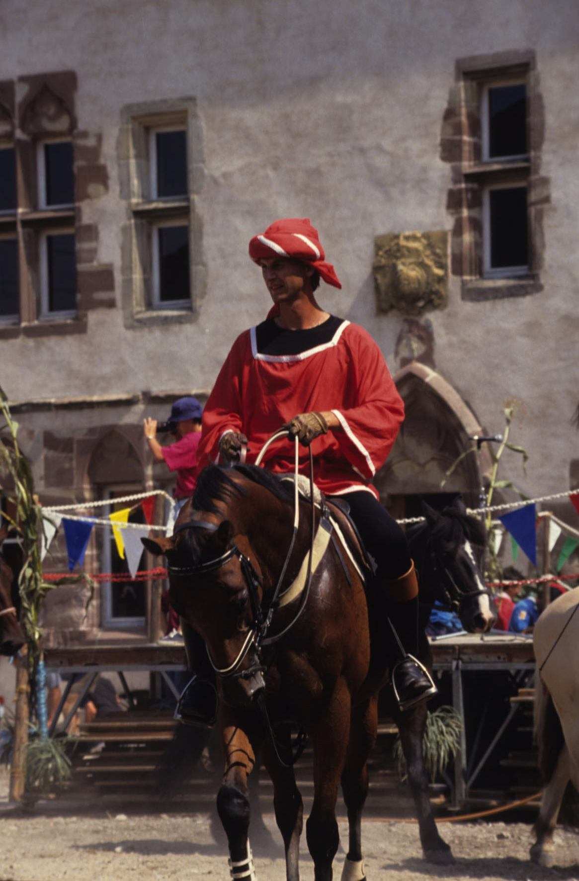 Reconstitution médiévale à cheval