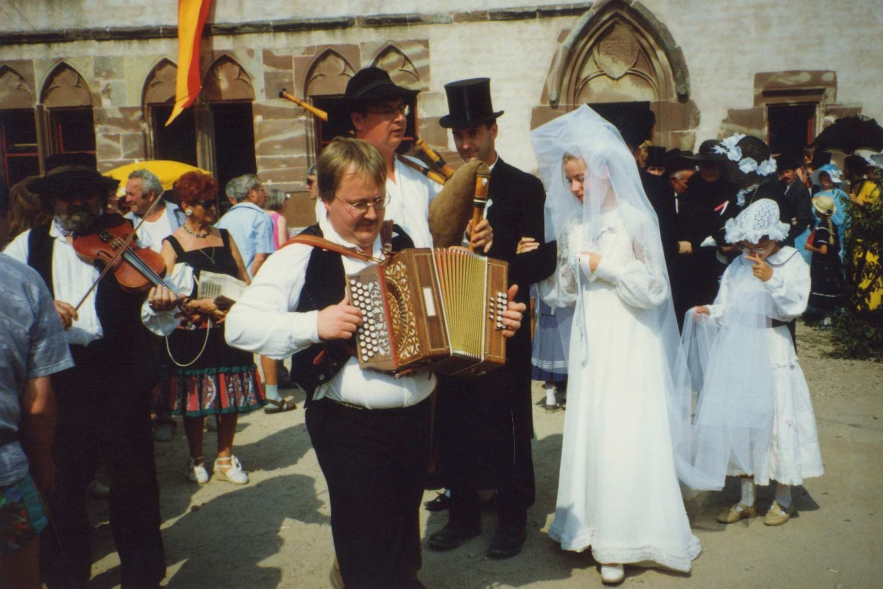 Fête sur le thème du mariage, 1995