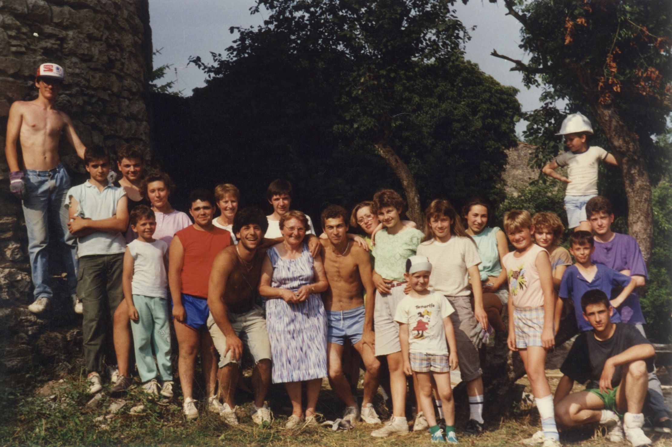 Photo de groupe des bénévoles du chantier de 1989