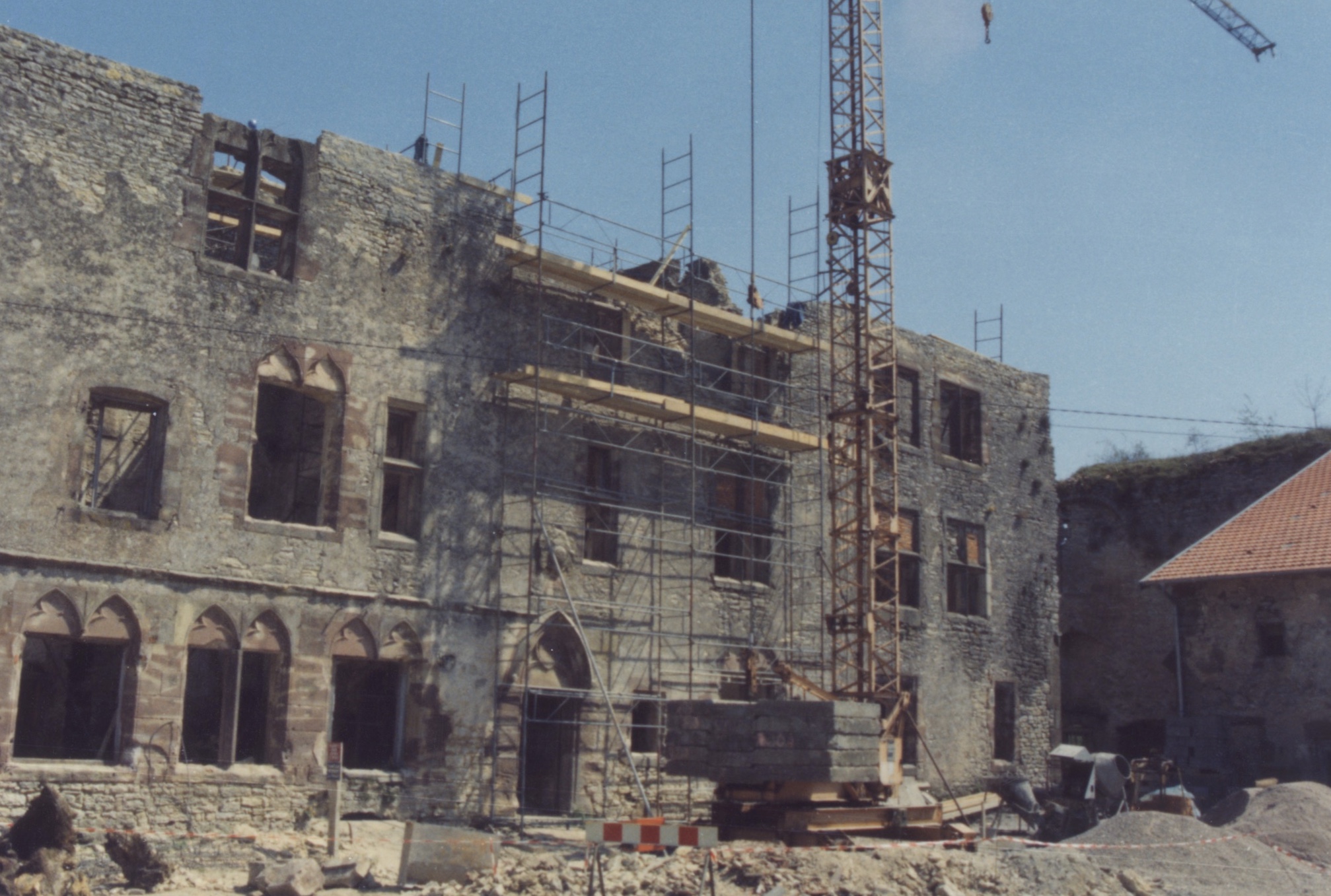Travaux de restauration du logis du châtelain, 1983