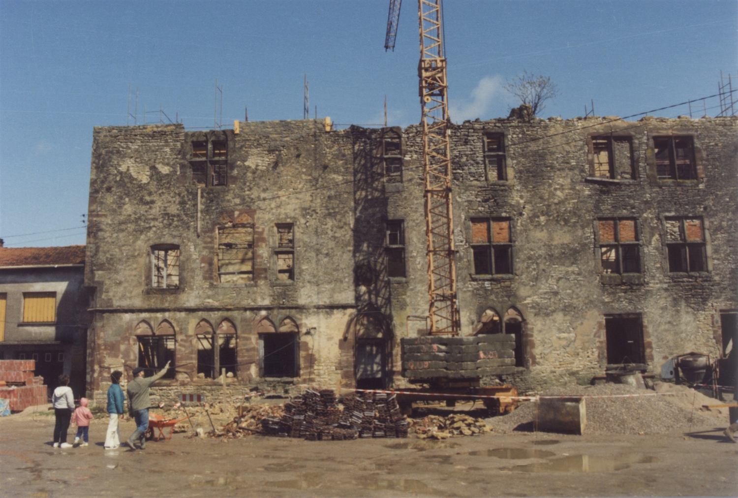 Travaux de restauration du logis du châtelain, 1983