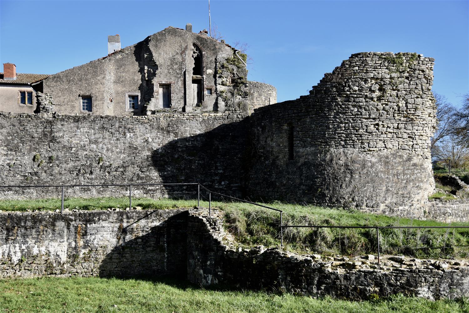 La tour ronde du mur Sud