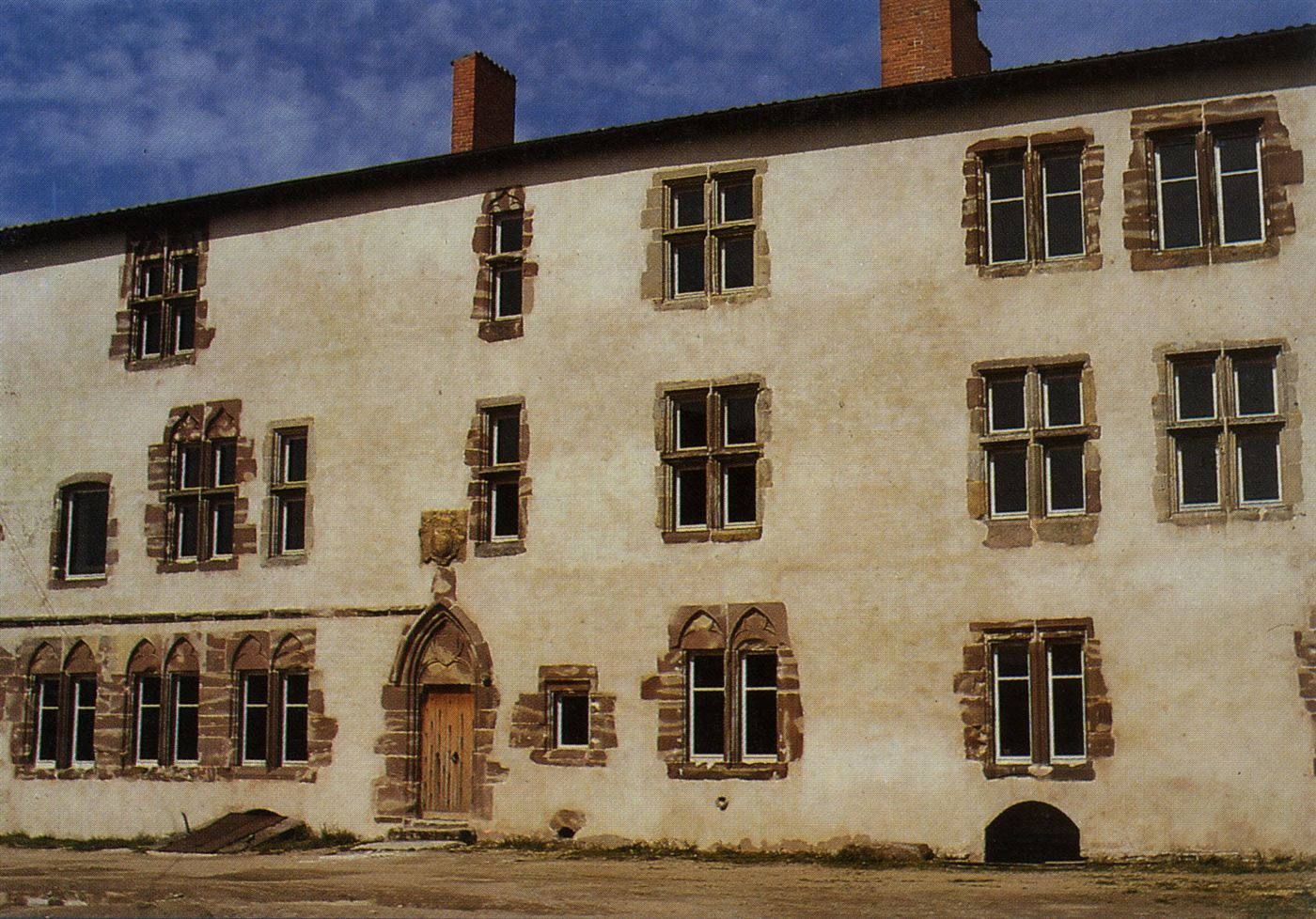 Le logis du châtelain restauré, 1990