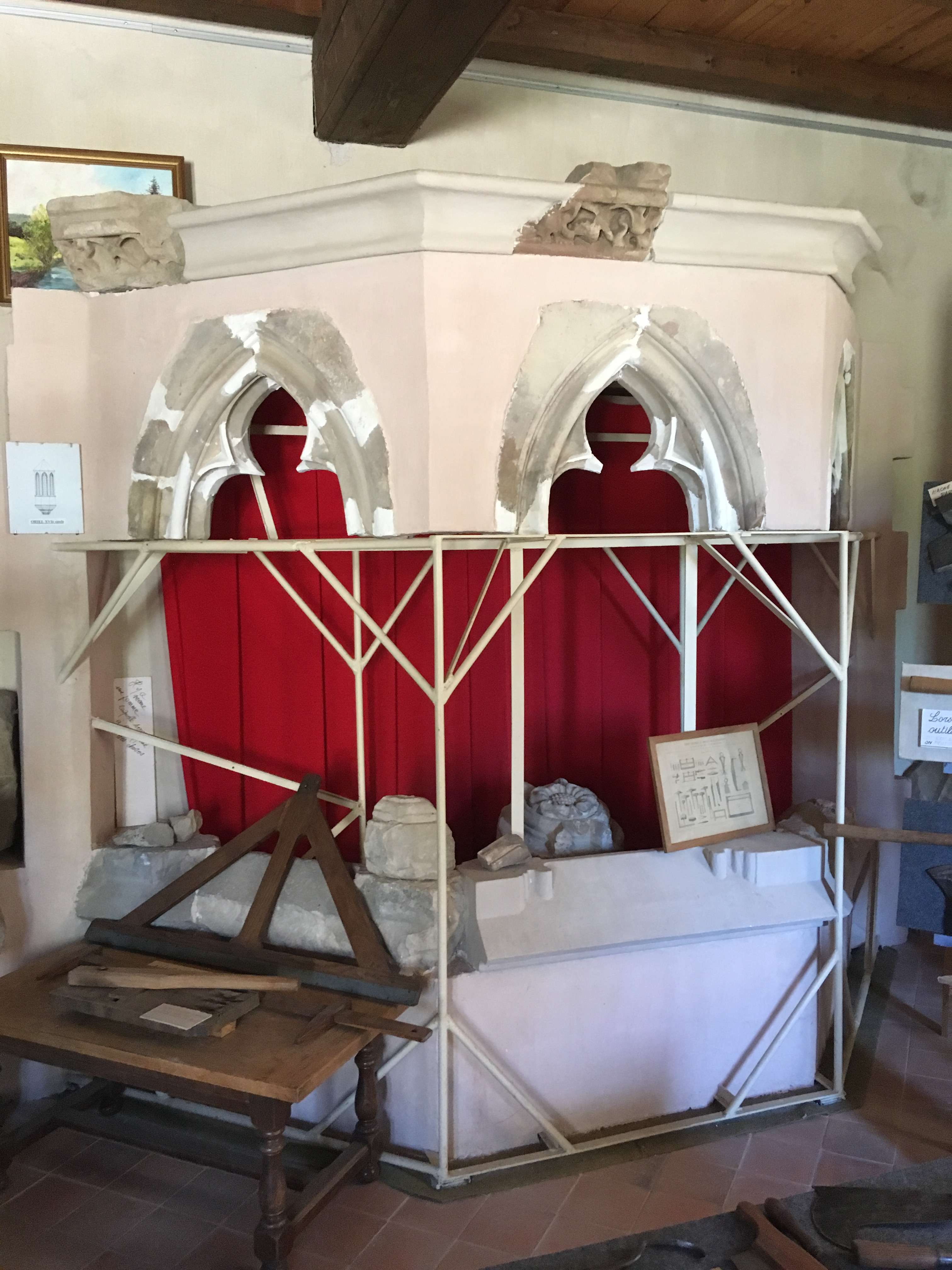 Maquette d'une fenêtre gothique, exemple du travail de tailleur de pierre
