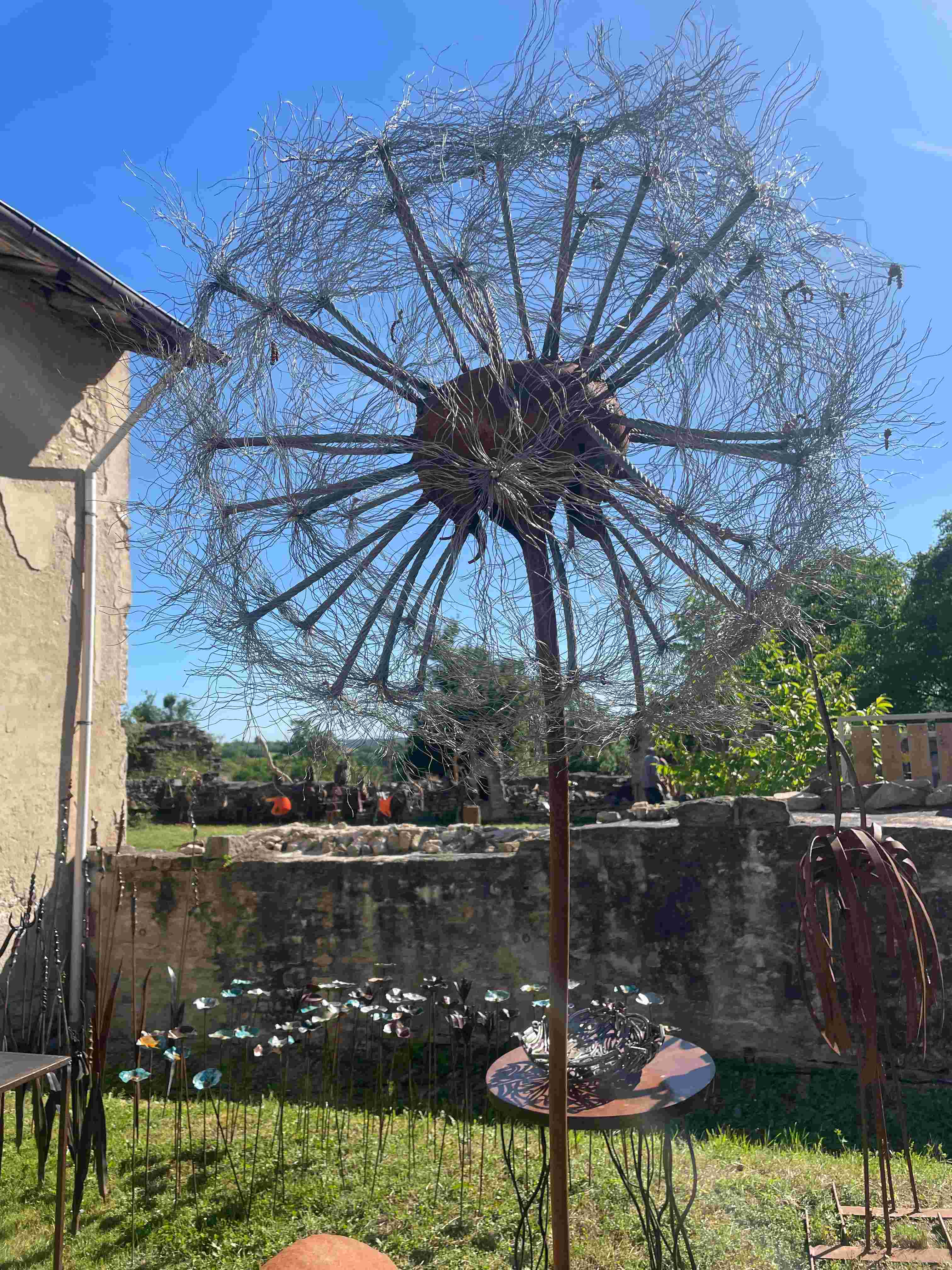 Sculpture métallique du projet artistique « Artypique »